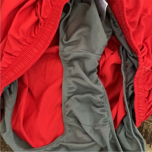 🏃‍♀️🆕 ASICS Women's Wicked Short red /white size medium (lined with brief) - Picture 5 of 8